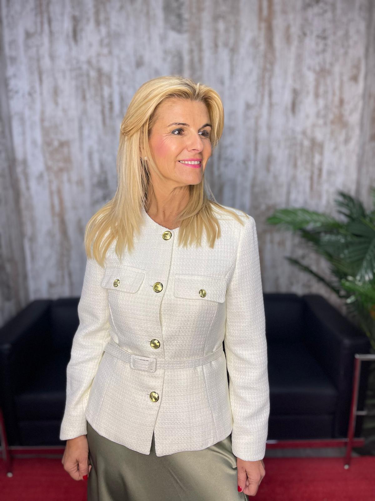 Americana Chanel tweed blanco cinturón – blazer chaqueta cintura marcada Madrid