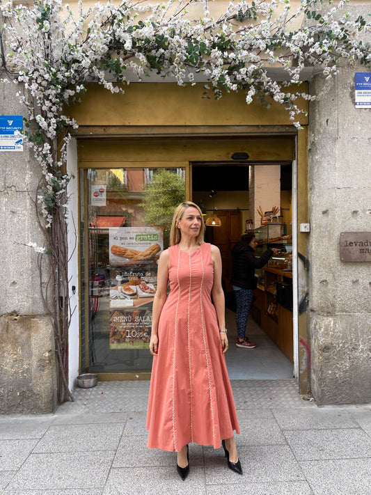Vestido bordado coral